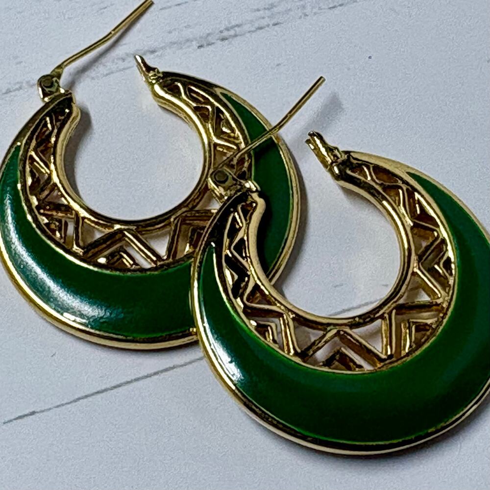 Vintage Green Enamel Gold Tone Hoop Earrings Geometric Openwork Fashion Earrings
